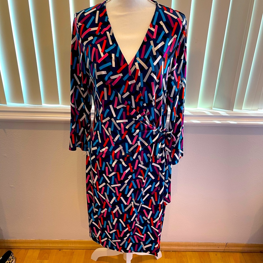 🎉 Fun Confetti Print Wrap Dress 🎉